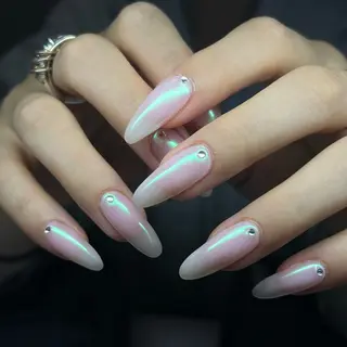 ネイル ⁸ᵃᵖᵖʸ🐝⋆゜ MöEのネイルデザイン