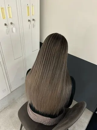 カラー YUDAIブリーチ• カラー/心斎橋•難波のヘアスタイル