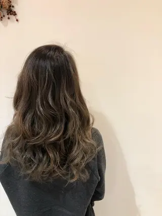 セミロング カラー すみとも るなのヘアスタイル