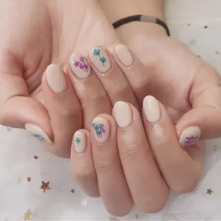 カラー ネイル Q Free nailsのネイルデザイン