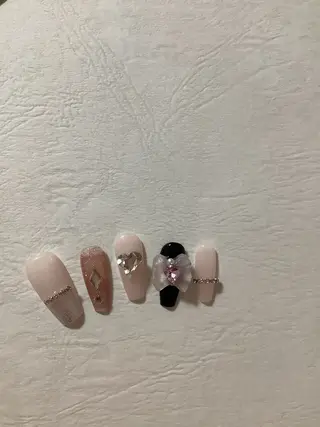 ネイル pink ladyサロン所属・べ にのネイルデザイン