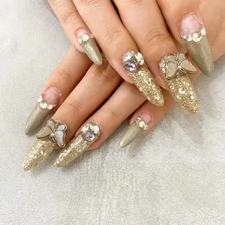 ネイル ゴテゴテ💙ワンホン リオナのネイルデザイン