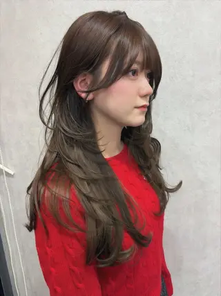 ロング maya レイヤーカットのヘアスタイル