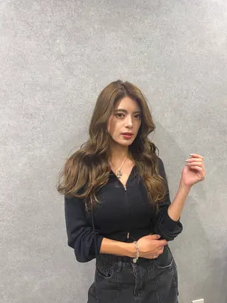 セミロング 服部 真希のヘアスタイル