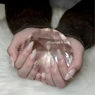 ネイル ami 𝜗𝜚˚⋆のネイルデザイン