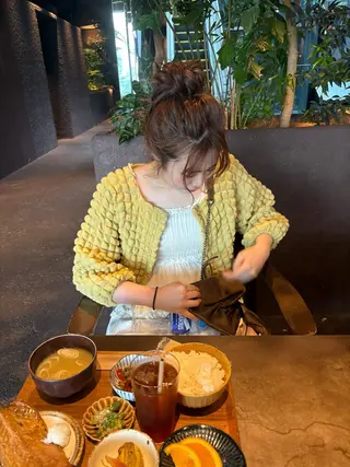 セミロング ヘアアレンジ ROVER所属・Konomura Neneのヘアスタイル