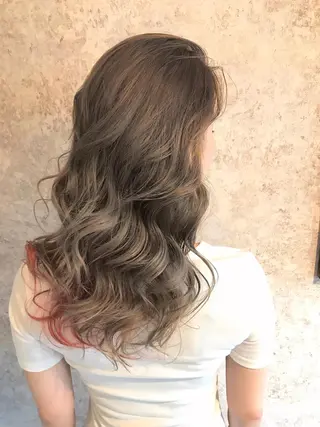 ミディアム due hair 京都駅前店 MILBON オージュア認定サロン【デューヘアー】所属・ハイトーンブリーチ 土坂　由志【京都】のヘアスタイル