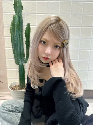 ロング カラー 色素薄めカラー o___mioのヘアスタイル