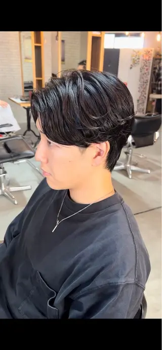 ショート パーマ メンズ おがた たくむの眉毛・アイブロウイメージ