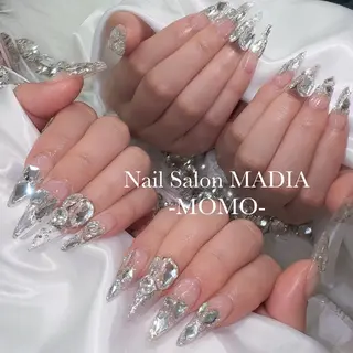ネイル MADIA所属・momo .のネイルデザイン