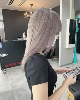 ロング カラー 袴田 伊代のヘアスタイル