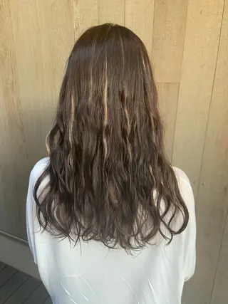 ロング カラー パーマ ヘアアレンジ ハイトーンカラー🤍 山下 優華のヘアスタイル