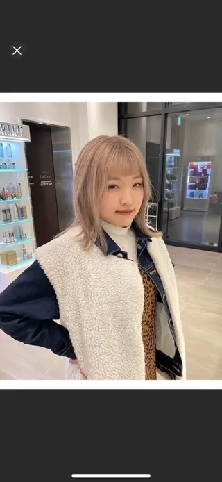 カラー 岩岡 つなみのヘアスタイル