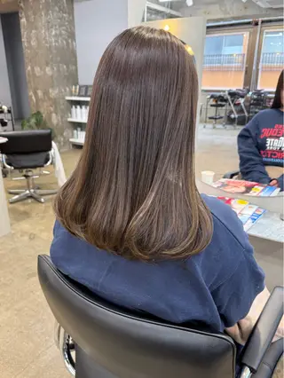 セミロング カラー ツチダ カホのヘアスタイル