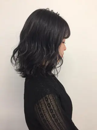 ショート カラー 色白に見える暗髪 梅田・増田のヘアスタイル