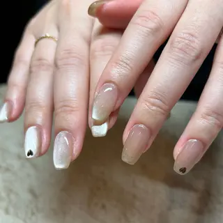 ネイル ayumi / Manonのネイルデザイン