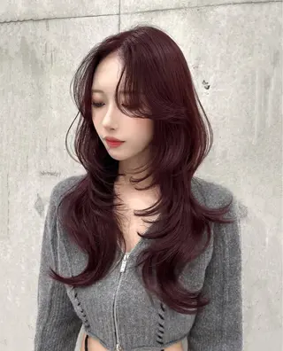 ロング レイヤーカット🪽 𝐼𝐾𝑈𝑀𝐼のヘアスタイル