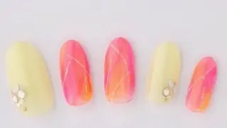 ネイル サロンR所属・岡田 美保のネイルデザイン