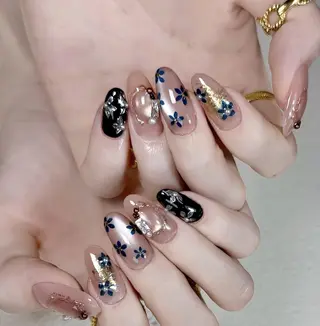 ネイル ビルドアップ ビューティー　リリのネイルデザイン