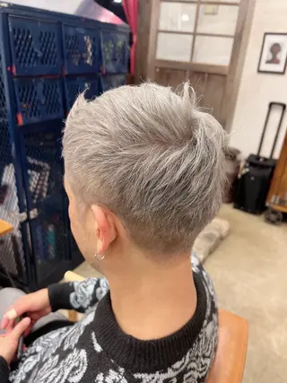 ショート カラー 🩵小野 えりか🩷のヘアスタイル