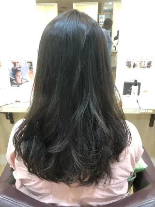 ロング カラー 佐治 梨乃のヘアスタイル