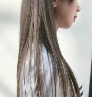 カラー MUSASHI ブリーチカラー◎のヘアスタイル