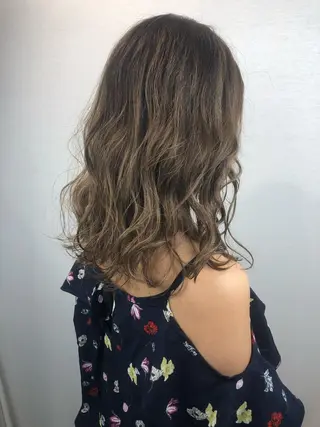 セミロング カラー 2nd所属・🤍2nd🤍田所 美希のヘアスタイル