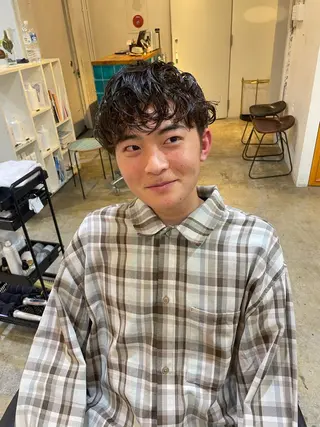 パーマ メンズ RIN／韓国ヘア レイヤーカットのヘアスタイル