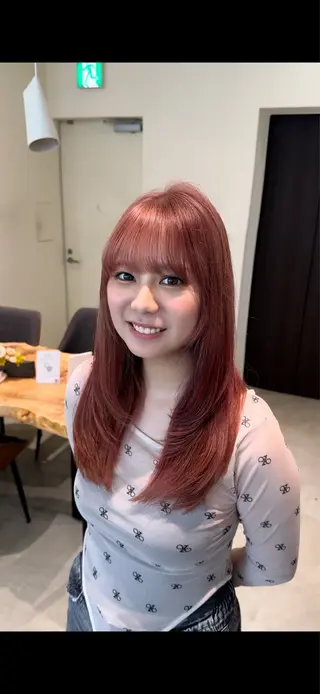 ロング i.GINZA所属・ハイトーン/透明感 カラー/レイヤーのヘアスタイル