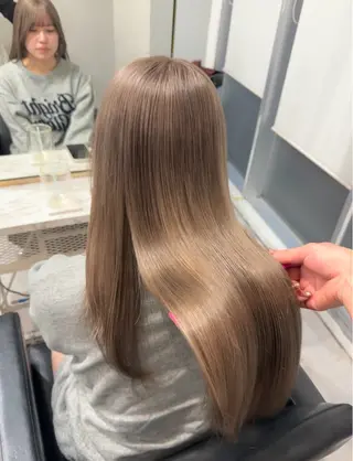 ロング 🩶ブリーチ/ レイヤー🩶フミカのヘアスタイル