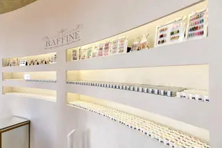 RAFFINE haru🦋🩵のネイルデザイン