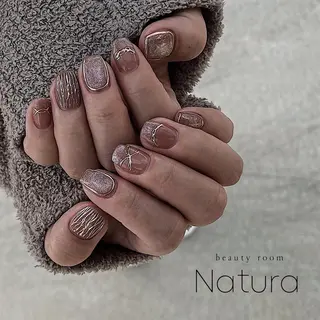 ネイル マツエク・マツパ アイブロウ beautyroom Naturaのネイルデザイン