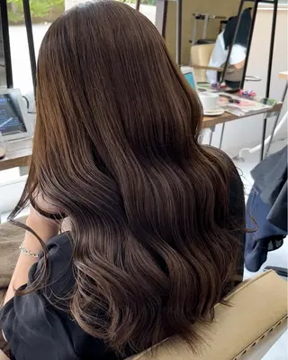 ロング メンズバレイヤージュ 斉藤春のヘアスタイル