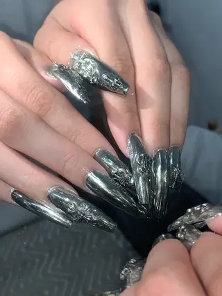 ネイル NES NAIL所属・さゆり￤推しキャラ ￤ロングネイル🩷のネイルデザイン