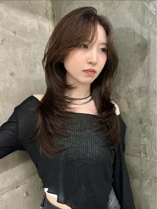 ロング カラー MINORI /レイヤーカットのヘアスタイル