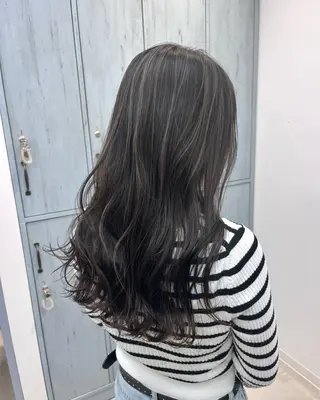 ロング カラー ukyo/カラー/ ブリーチ/ハイライトのヘアスタイル