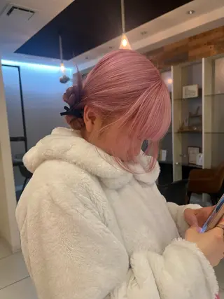 カラー hiyori /ハイトーンカラーのヘアスタイル