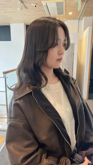 セミロング カラー classic 新横浜所属・大人girly🛋️ 🤍yukakoのヘアスタイル