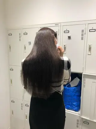 ロング カラー レイヤー/顔まわり カット/地毛風カラーのヘアスタイル