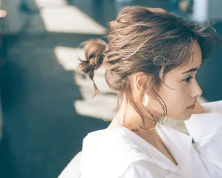 ミディアム ヘアアレンジ キラ ゲンキのヘアスタイル