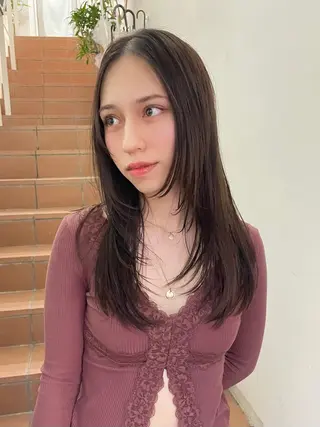 ロング ⭐ハイトーンブリーチ ミルクティーピンクのヘアスタイル