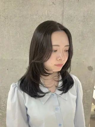 ミディアム カラー 透明感カラー・レイヤ ー🎀amika🎀のヘアスタイル