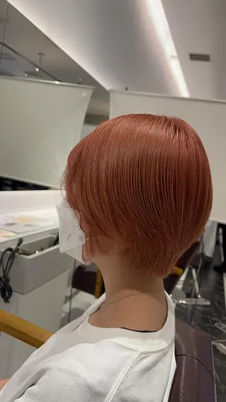 ショート カラー 浦﨑 笑美里のヘアスタイル