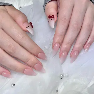 ネイル hair and beauty QUATRO 赤塚店所属・Allure赤塚店 鈴木果凜のネイルデザイン