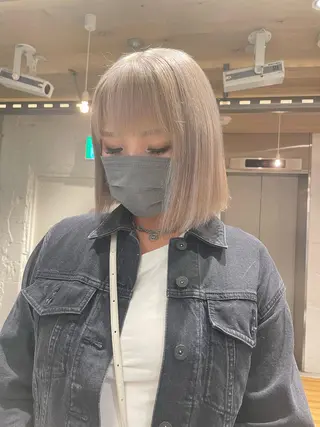 セミロング カラー 艶ハイトーン👑♡ NATSUKIのヘアスタイル