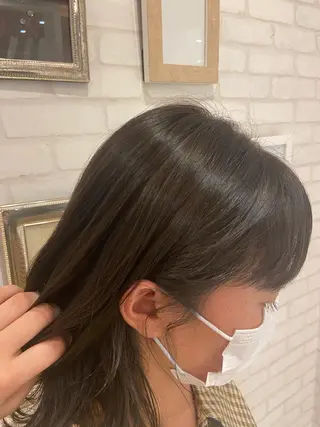 ショート カラー 石崎 真維のヘアスタイル