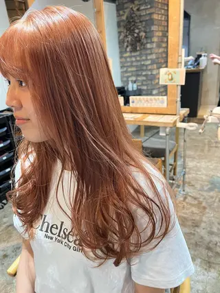 ロング カラー ツキノキ ミナのヘアスタイル