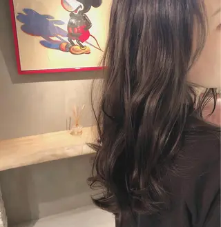 ロング カラー lasPAVILION-ラスパビリオン-所属・las PAVILIONのヘアスタイル
