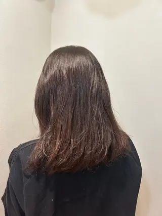 ミディアム カラー ウジイエ ミユウのヘアスタイル