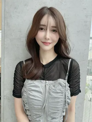 ミディアム カラー レイヤーカット /透明感カラー西田のヘアスタイル